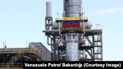 Venezuela ve ABD arasındaki ilişkiler çok iyi bir dönemden geçmese de Güney Amerika ülkesinin ABD’ye yaptığı petrol ihracatı artmaya devam ediyor.